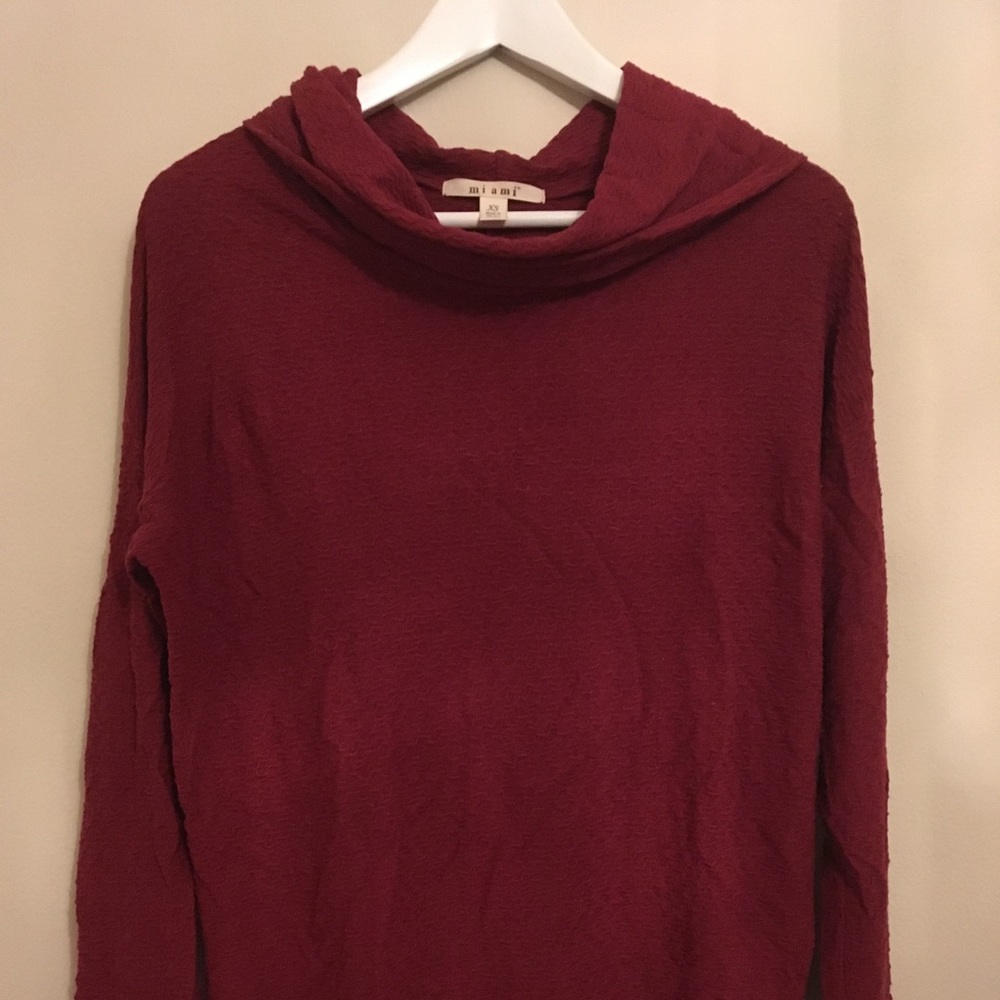 Francesca's Collections Red Long-Sleeved Blouse